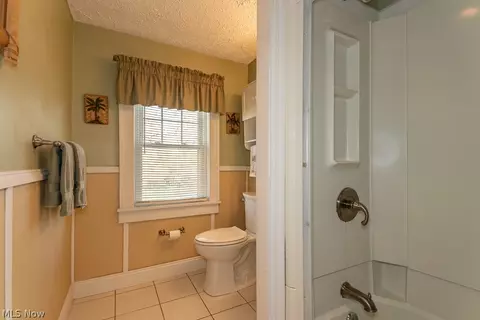 Bath - 37559 2nd St, Willoughby, OH 44094 photo 1 of 5