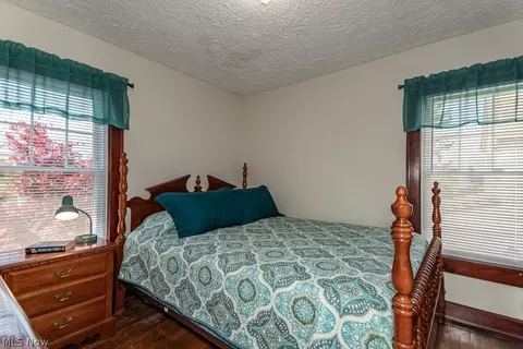 Bedroom - 37559 2nd St, Willoughby, OH 44094 photo 3 of 6