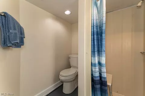 Bath - 37559 2nd St, Willoughby, OH 44094 photo 4 of 5