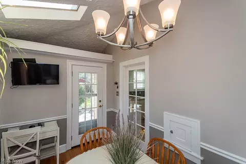 Dining - 37559 2nd St, Willoughby, OH 44094 photo 7 of 8