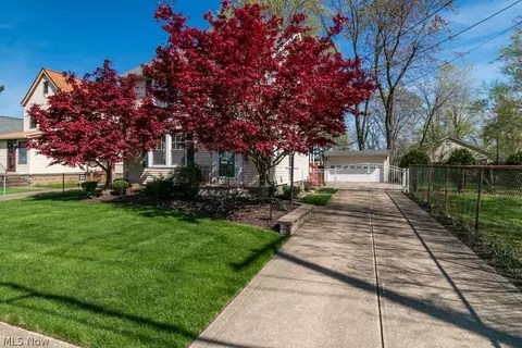Exterior - 37559 2nd St, Willoughby, OH 44094 photo 5 of 16