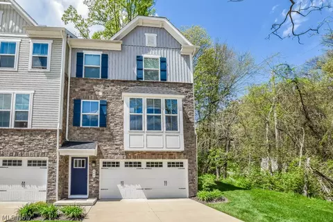 844 Buckeye Dr, Akron, OH 44303