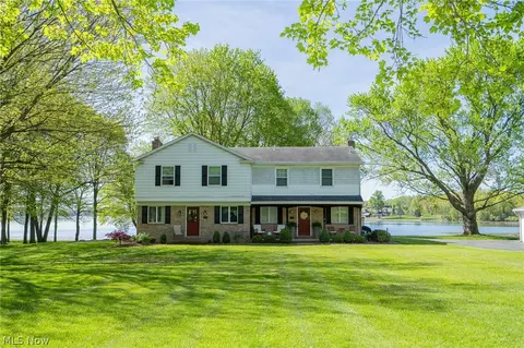 227 E Pine Lake Rd, North Lima, OH 44452