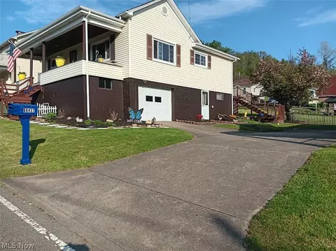 68437 Lansing Chermont Rd, Bridgeport, OH 43912