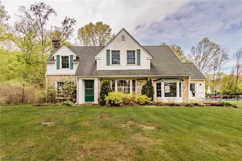 2534 Dodd Rd, Willoughby Hills, OH 44094