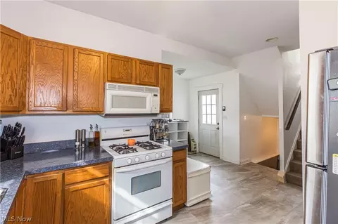 252 E 2nd St, Girard, OH 44420 photo 7