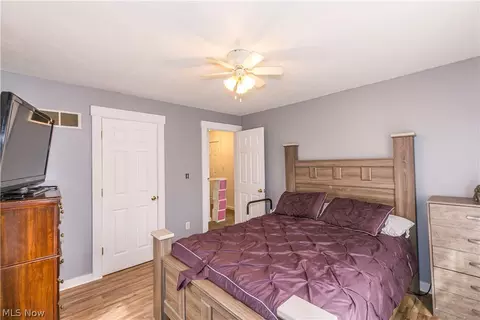 252 E 2nd St, Girard, OH 44420 photo 11
