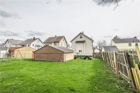 252 E 2nd St, Girard, OH 44420 photo 28