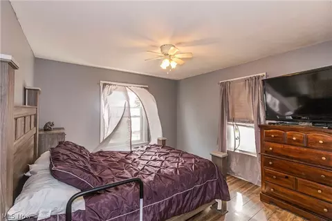 252 E 2nd St, Girard, OH 44420 photo 10