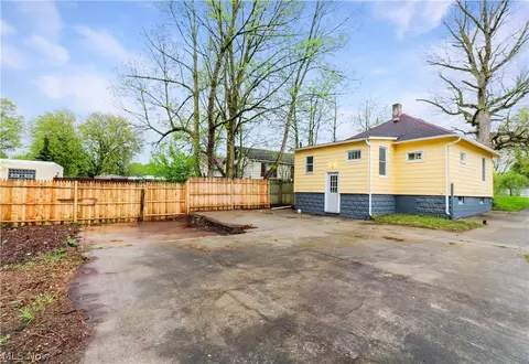 Exterior - 4039 Elyria Ave, Lorain, OH 44055 photo 3 of 3