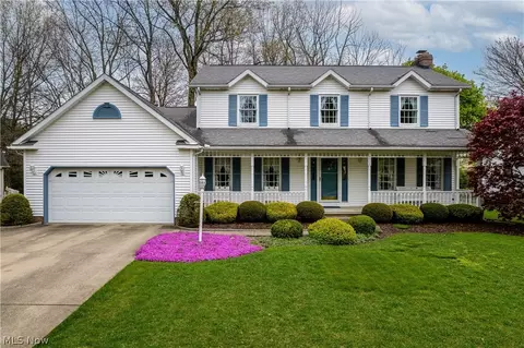 1323 Northwoods Trl, Wadsworth, OH 44281