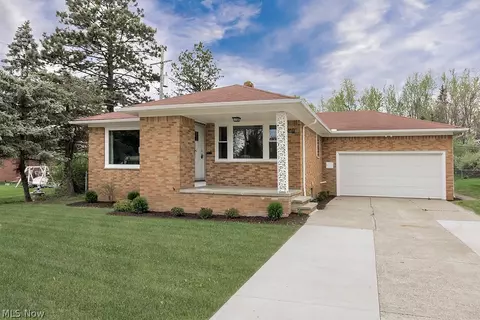 23407 Angela Dr, Warrensville Heights, OH 44128