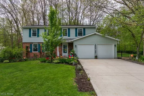7380 Far Hill Dr, Concord, OH 44077