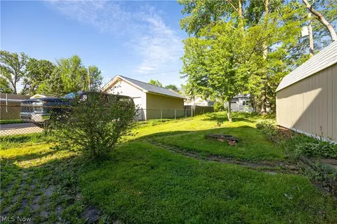 124 Longford Ave, Elyria, OH 44035 photo 3