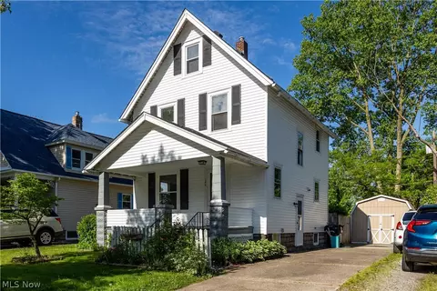124 Longford Ave, Elyria, OH 44035