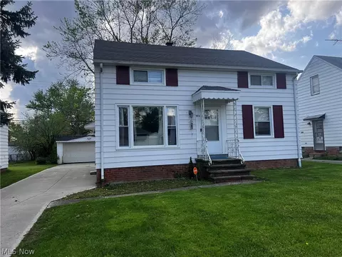 5524 Elmwood Ave, Maple Heights, OH 44137