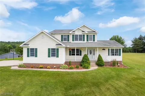 1100 Lodge Ln NE, Carrollton, OH 44615