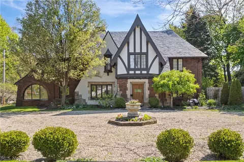 407 Merriman Rd, Akron, OH 44303