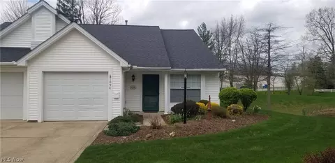 1094 Lake Meadow Ln, Brunswick, OH 44212