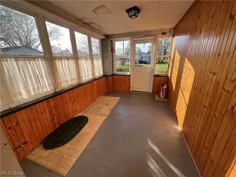 435 E 2nd St, Dover, OH 44622 photo 2
