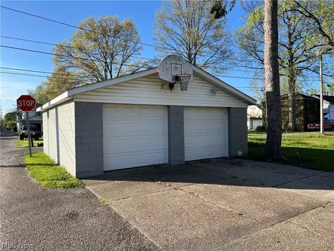 435 E 2nd St, Dover, OH 44622 photo 19