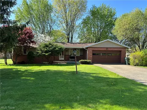 2401 List St NW, Massillon, OH 44646