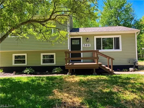 588 Twilight Trl, Chippewa Lake, OH 44215