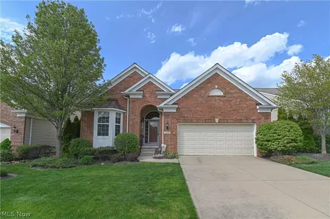 9118 Eldorado Trl, Strongsville, OH 44136
