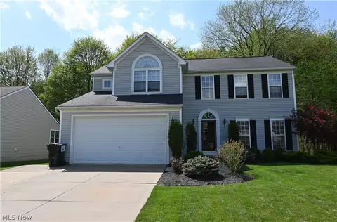 694 Whippoorwill Ln, Wadsworth, OH 44281