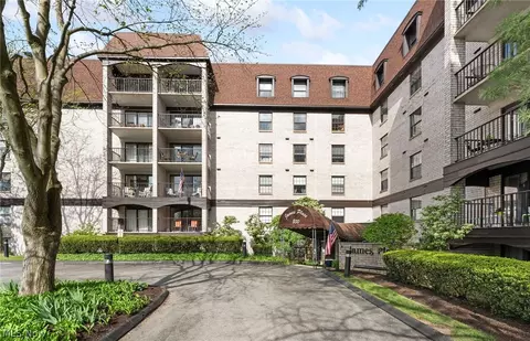 800 Brick Mill Run #104, Westlake, OH 44145