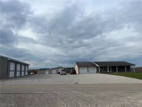 2175 Dalzell Rd, Whipple, OH 45788