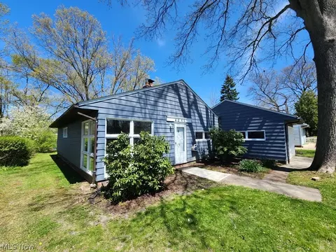4061 Dartford Rd, South Euclid, OH 44121