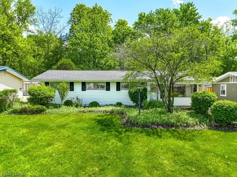 9241 Cranbrook Dr, Northfield, OH 44067