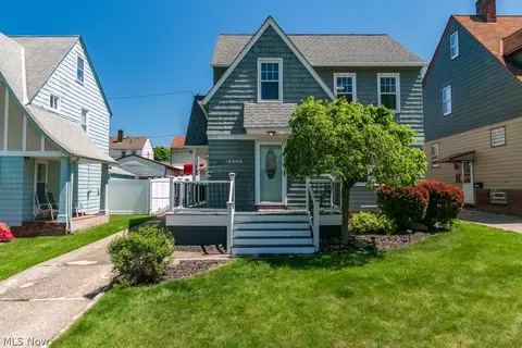 4385 W 61st St, Cleveland, OH 44144