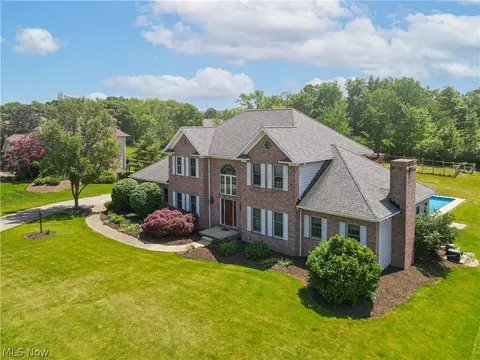 3226 Hardwood Holw, Medina, OH 44256