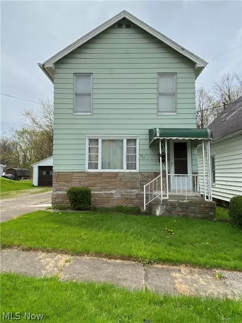 812 E 16th St, Ashtabula, OH 44004