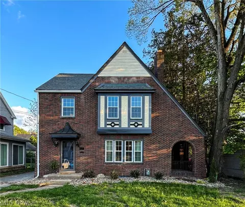 483 Mistletoe Ave, Youngstown, OH 44511