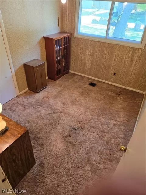 Bedroom - 223 Maplelawn Dr, Berea, OH 44017 photo 2 of 5