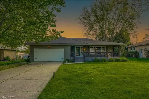 641 Lander Dr, Highland Heights, OH 44143