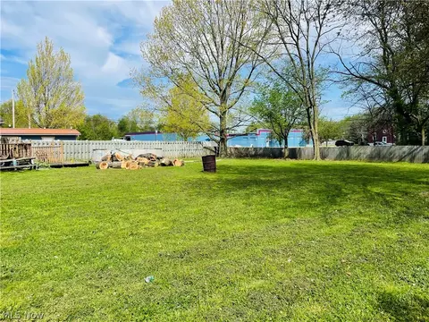 16 E Vine St, Alliance, OH 44601 photo 9