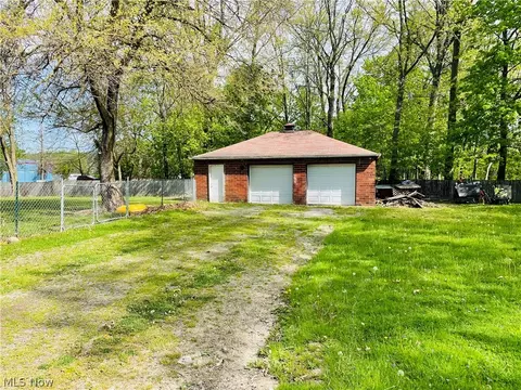 16 E Vine St, Alliance, OH 44601 photo 8