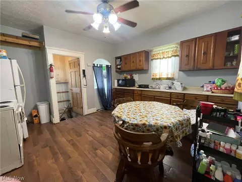 16 E Vine St, Alliance, OH 44601 photo 4
