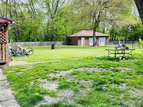 16 E Vine St, Alliance, OH 44601 photo 7