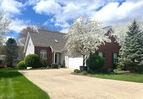 680 Elmwood Pt, Aurora, OH 44202