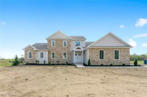 6926 S Raccoon Rd, Canfield, OH 44406