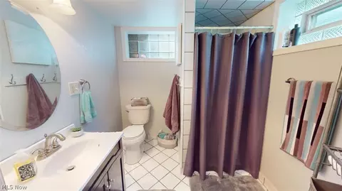 Bath - 210 E Pleasant Valley Rd, Seven Hills, OH 44131 photo 2 of 2