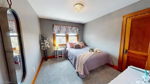 Bedroom - 210 E Pleasant Valley Rd, Seven Hills, OH 44131 photo 6 of 7