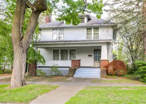 166 N Walnut St, Ravenna, OH 44266