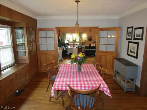 Dining - 403 Beech St, Berea, OH 44017 photo 2 of 2