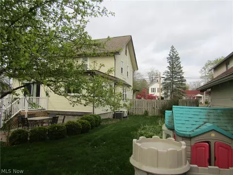 Exterior - 403 Beech St, Berea, OH 44017 photo 6 of 7